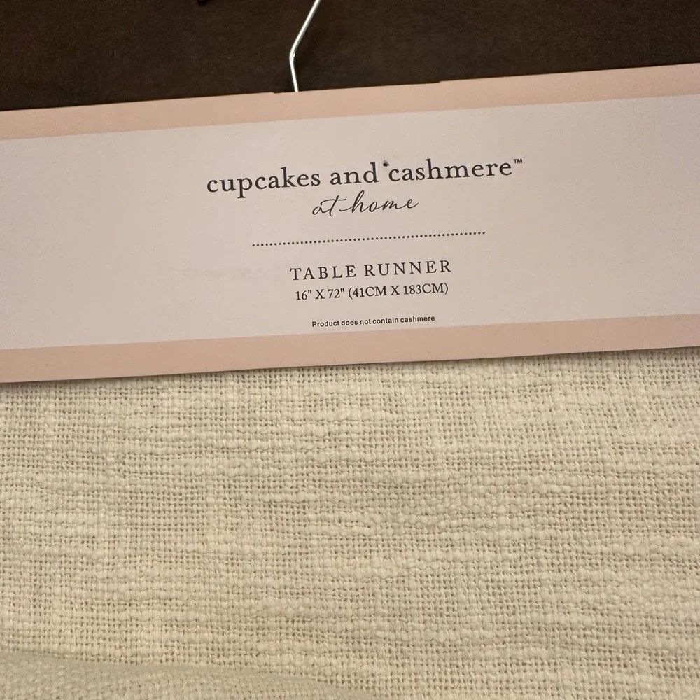 Cupcakes and cashmere heart LOVE table runner BEADED Valentine’s Day Home Decor - Picture 4 of 5